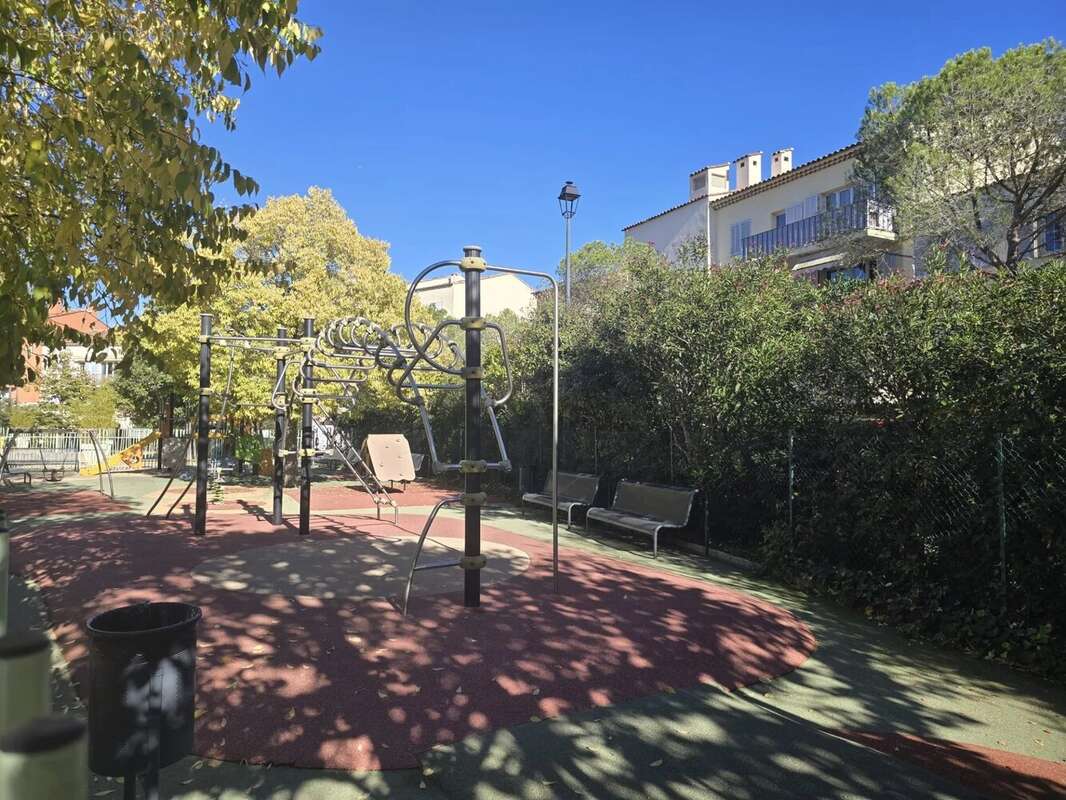 Appartement à MOUGINS