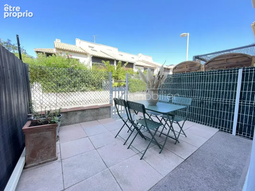 Studio cabine rénové et meublé avec loggia, terrasse et parking – Le Grau-du-Roi, secteur Boucanet - photo 2