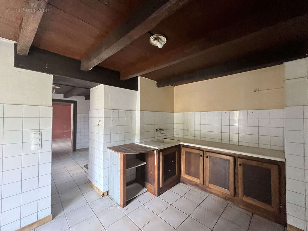 Maison 98 m² à Saint-Etienne-De-Baigorry  - photo 7