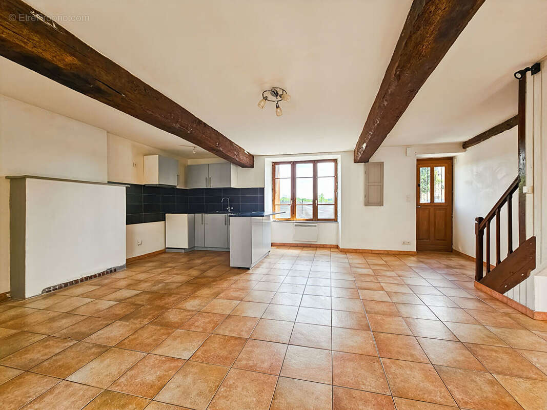 A VENDRE - Maison 3 chambres en centre-bourg de Tremblay - Idéal premier achat ou investissement - photo 2