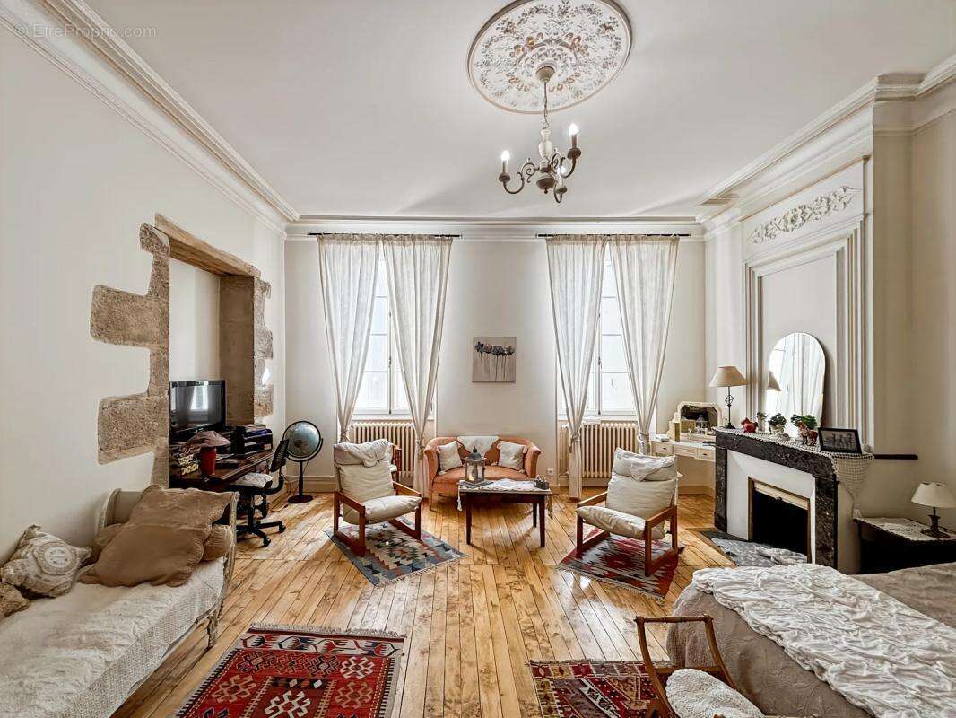 Maison à SAINT-SYMPHORIEN
