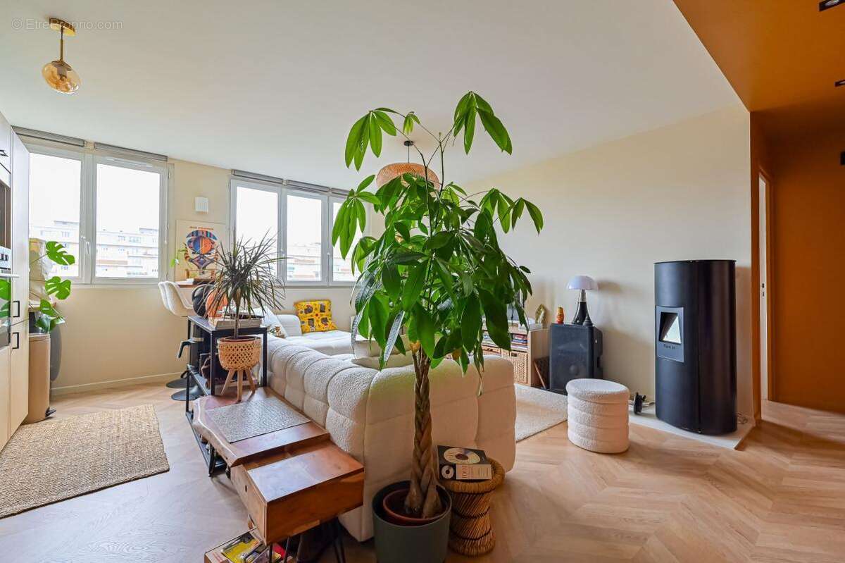 Appartement à PARIS-18E