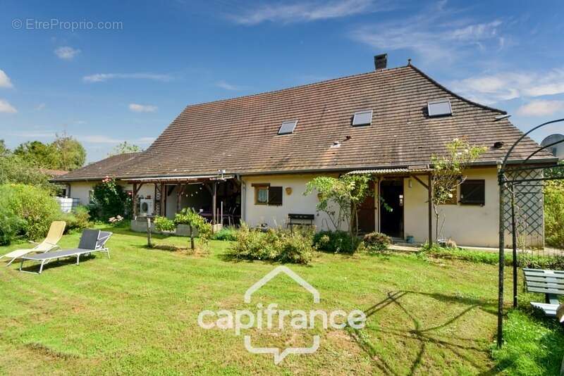 Maison à SAINT-GERMAIN-DU-BOIS