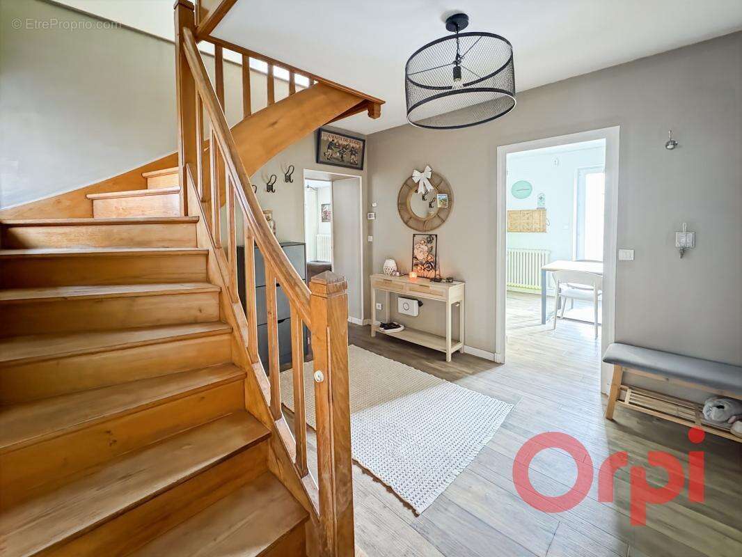 Maison à LA GUERCHE-SUR-L&#039;AUBOIS