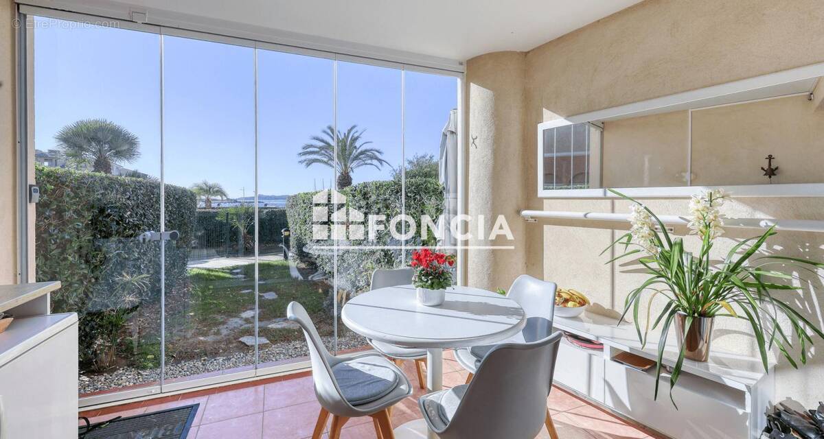 Appartement à SIX-FOURS-LES-PLAGES