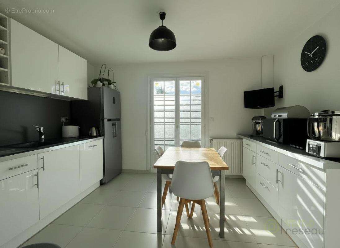 Maison 86 m² à Poulainville  - photo 2