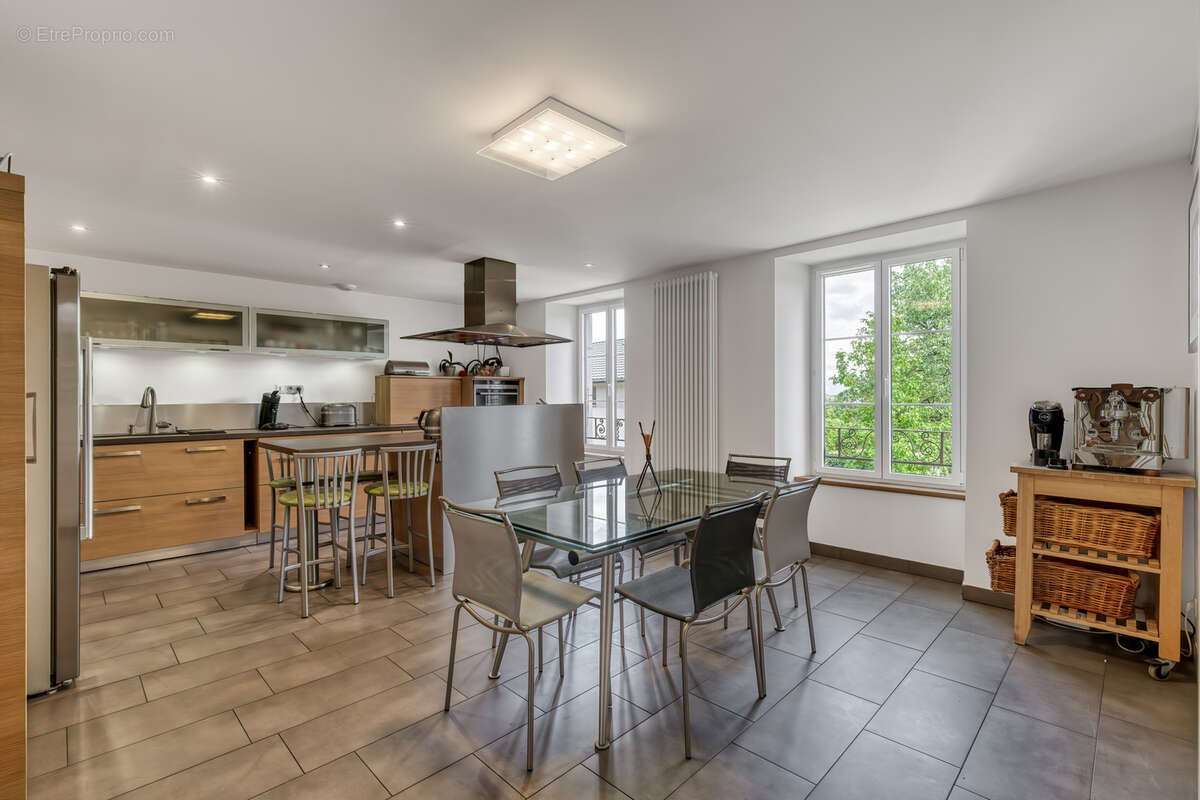 Maison à DIVONNE-LES-BAINS