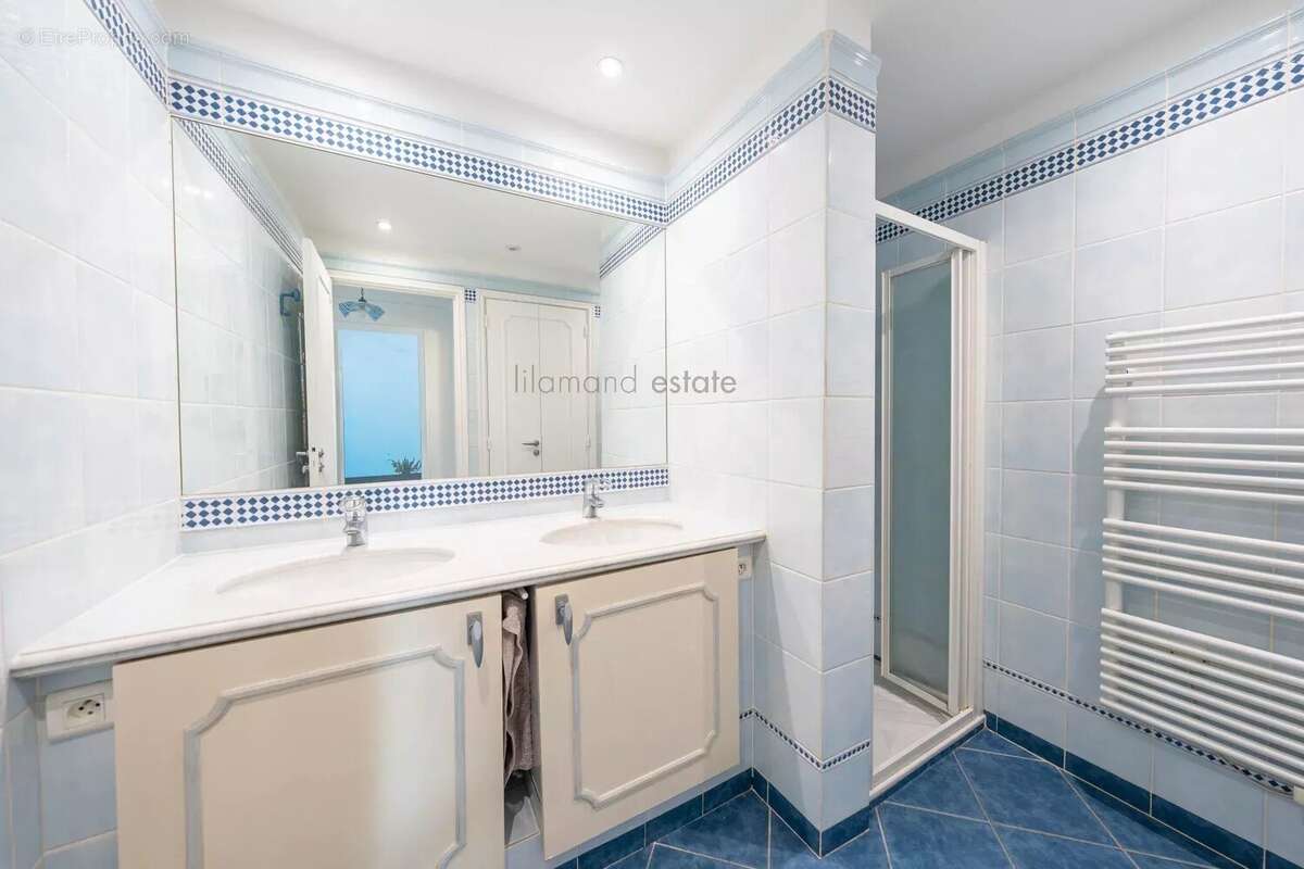 Appartement à LE CANNET