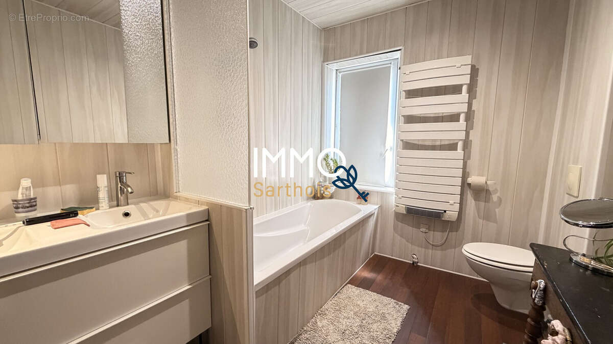 Maison 232 m² à Mayet  - photo 8