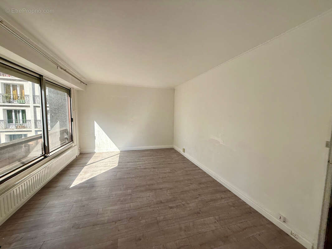 Appartement à PARIS-19E