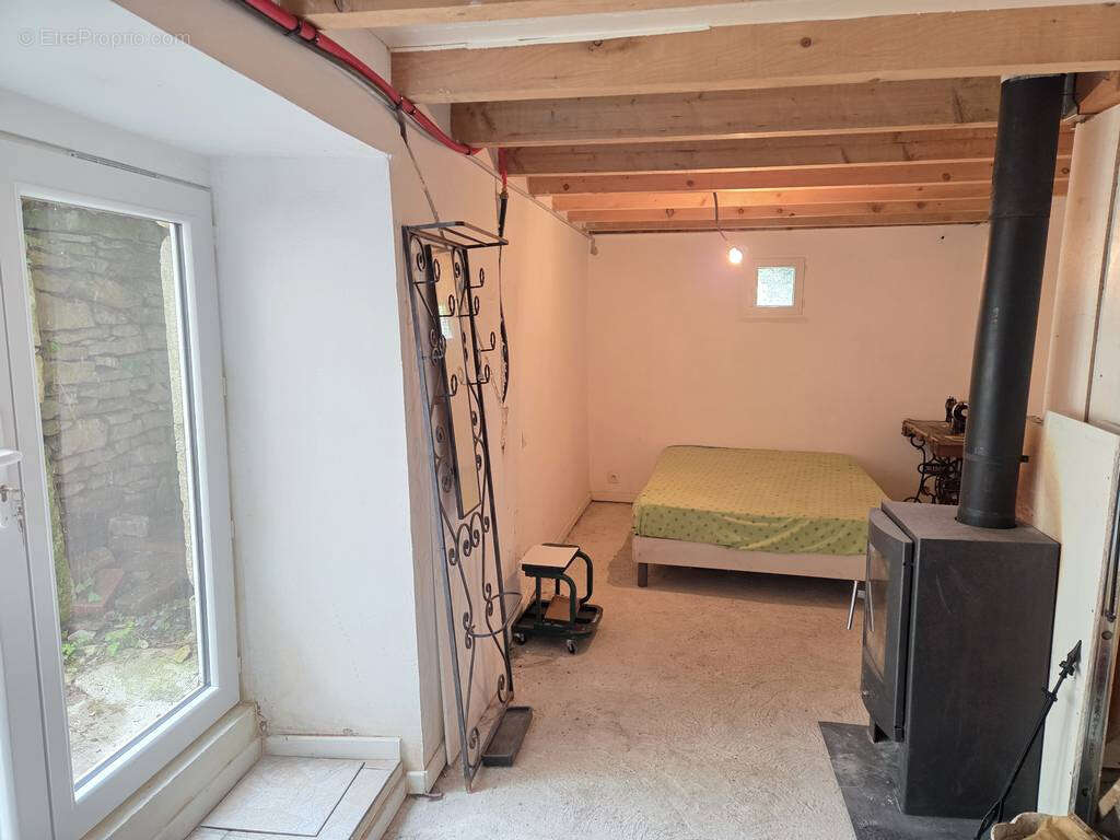 Maison à SALLES-COURBATIES