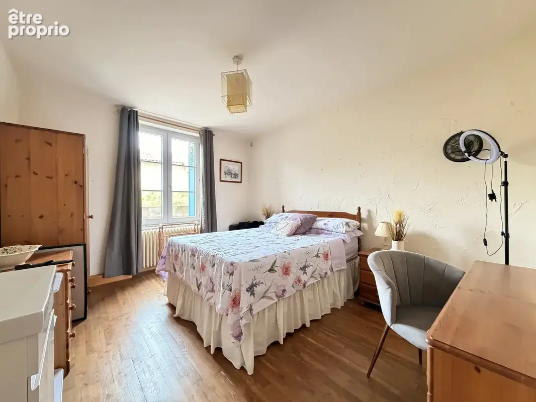 Propriété de caractère exceptionnelle avec gîte, vaste grange et nombreux bâtiments – proche de Civray - photo 7