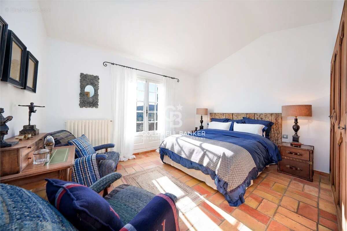 Maison à MANDELIEU-LA-NAPOULE