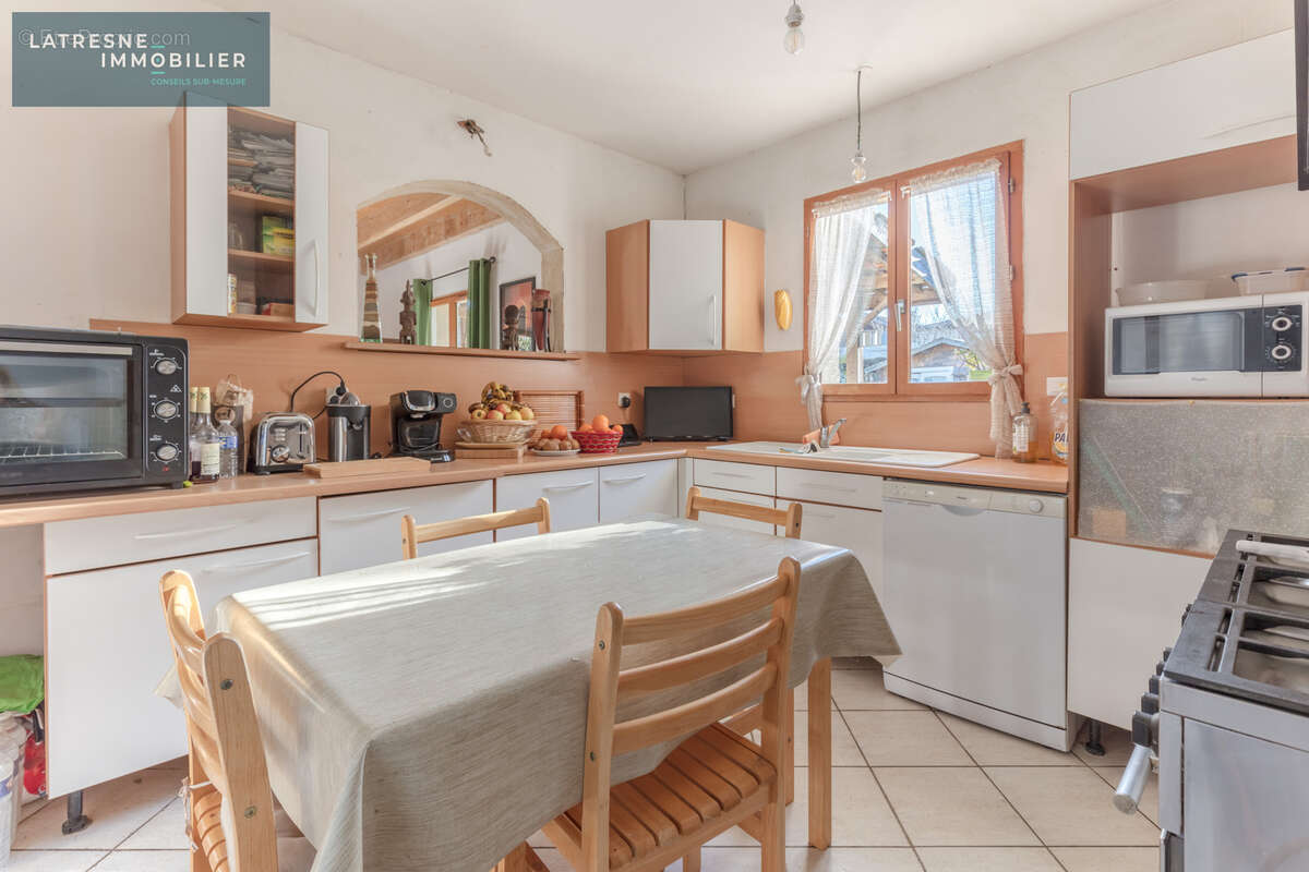 Maison à CAMBLANES-ET-MEYNAC