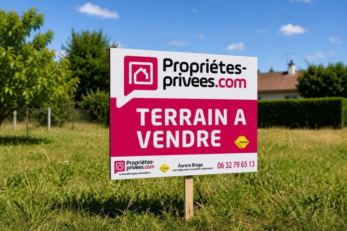 Terrain Mehun Sur Yevre  897 M2 - photo 2