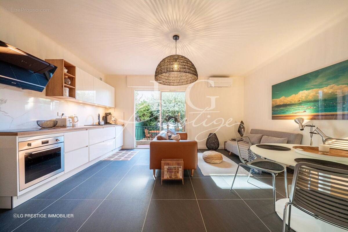 Appartement à MANDELIEU-LA-NAPOULE