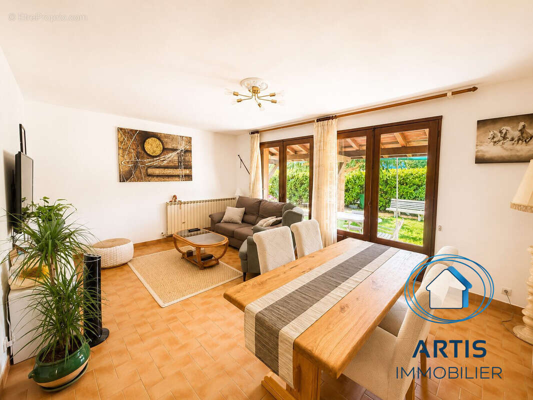 Maison 108 m² à Saint-Jean-De-Luz  - photo 2