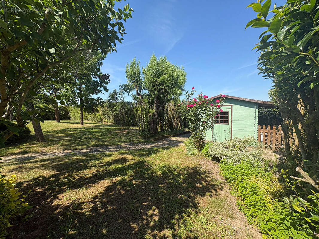 Maison à YZEURES-SUR-CREUSE