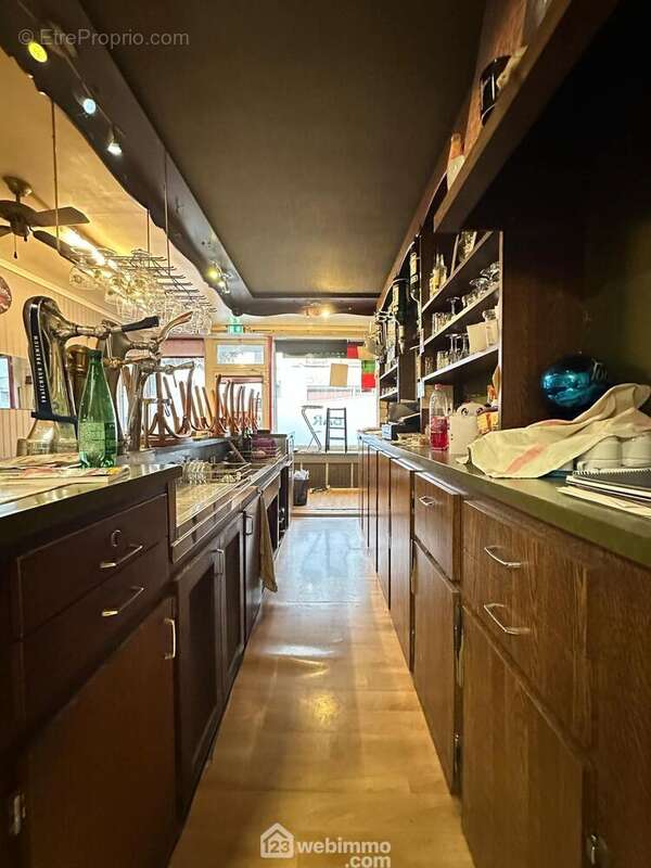 Le bar bien équipé - Maison à CRECY-SUR-SERRE