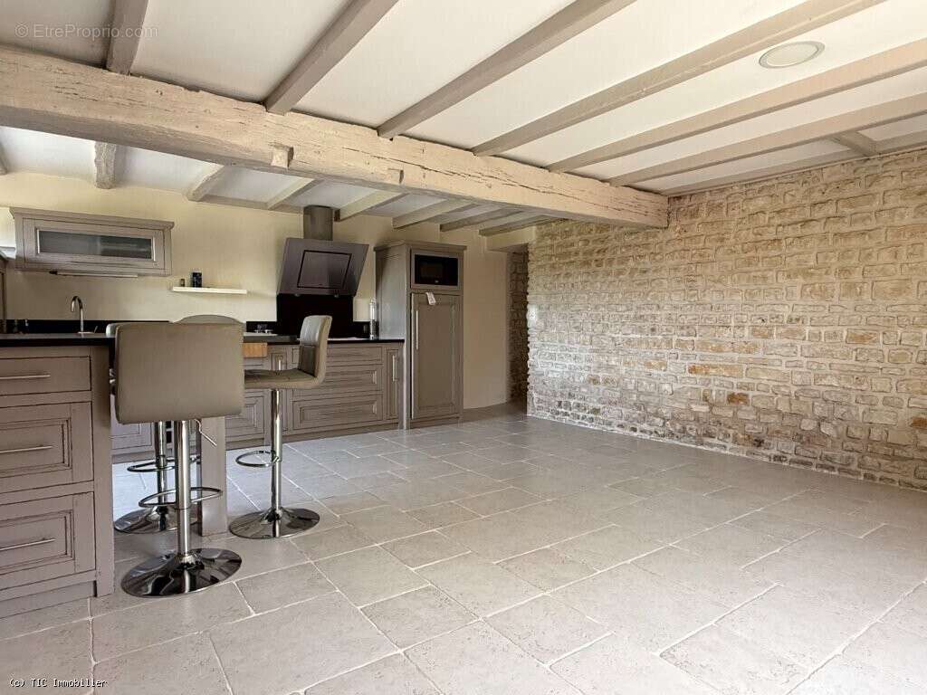 Maison à AIGRE
