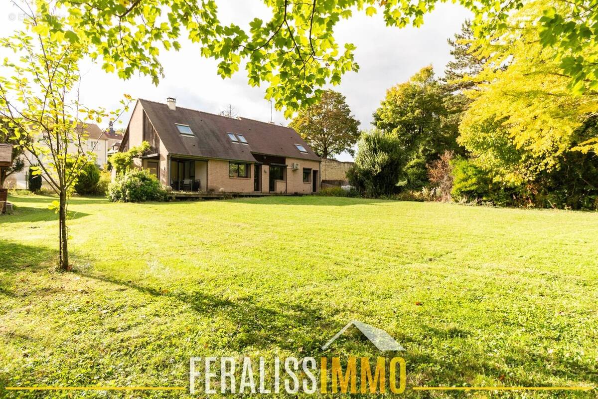 Maison à JOUY-LE-MOUTIER