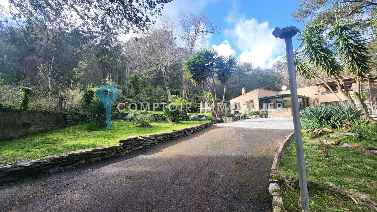 Villa P3 avec dépendance P2 au CAP CORSE sur un terrain de 1500 m2 - photo 2