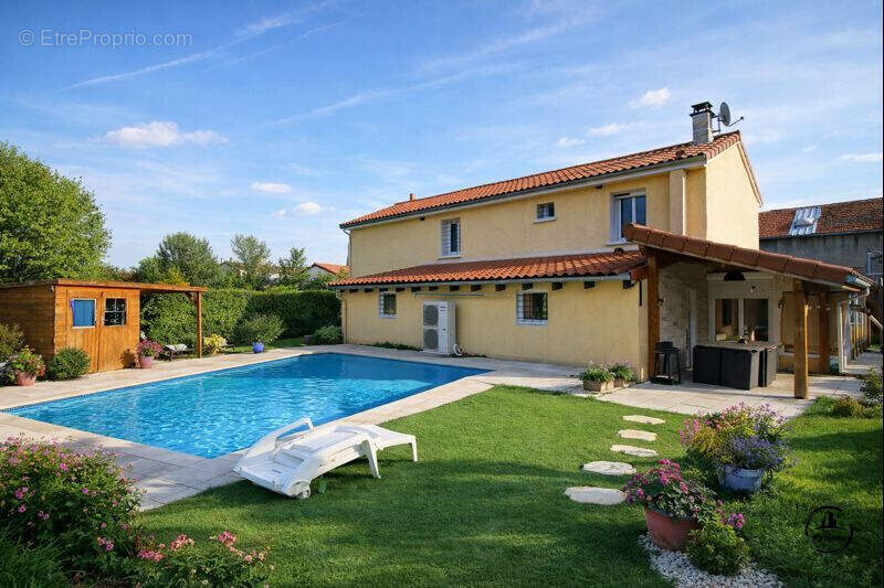 Maison à MORNAND-EN-FOREZ