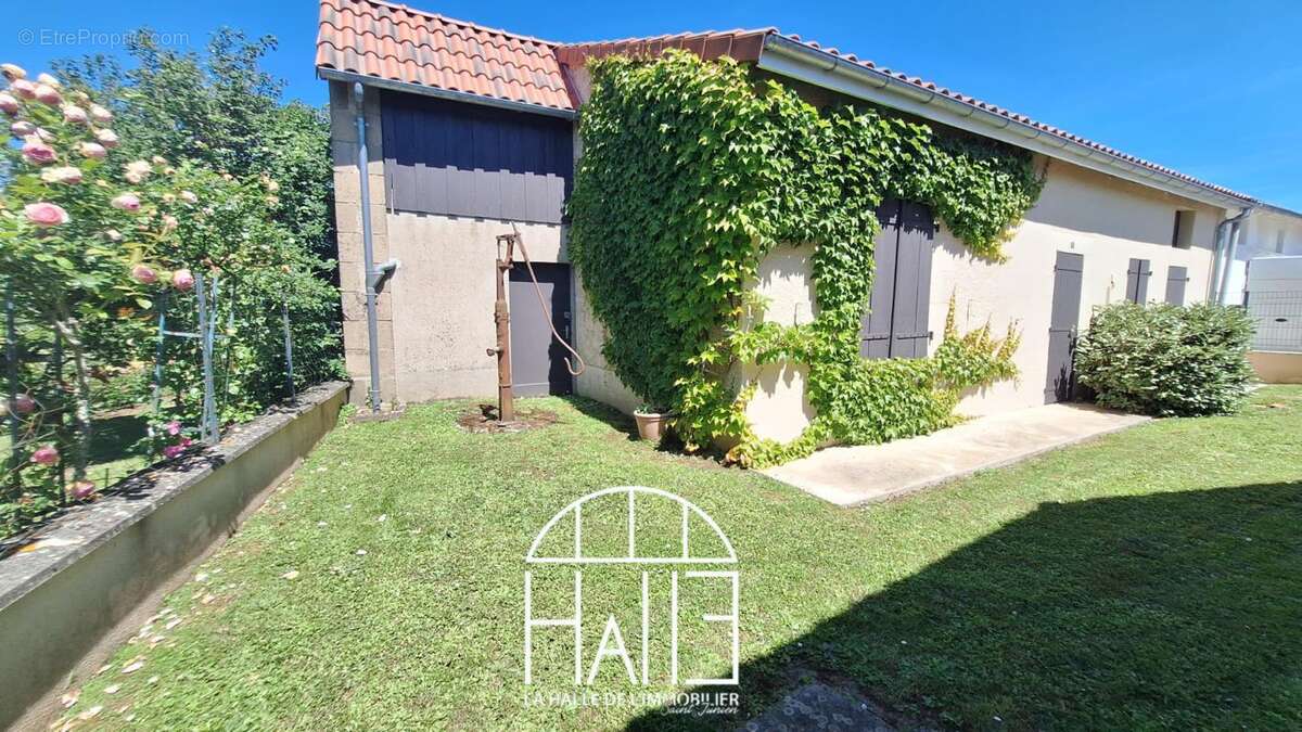 Maison 113 m² à Mezieres-Sur-Issoire  - photo 2