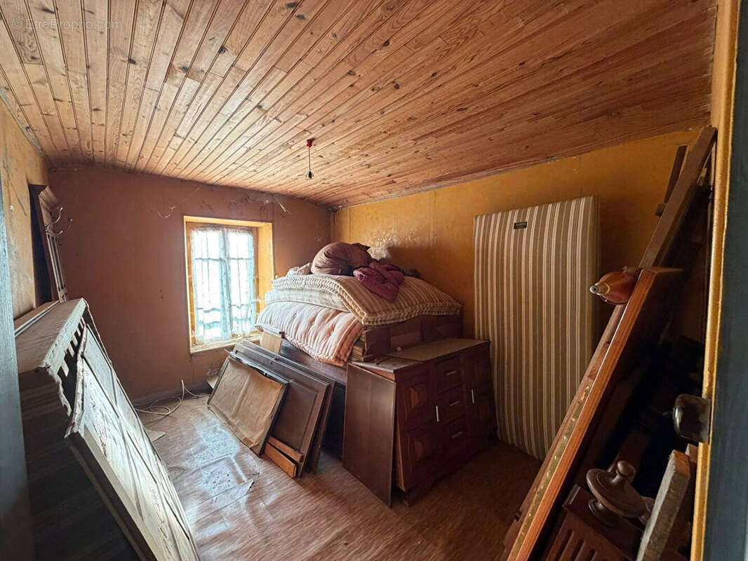 Maison à CHATEAUPONSAC