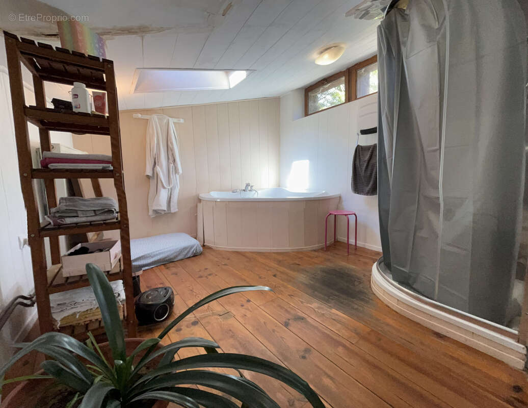 Maison à MONTPEZAT-SOUS-BAUZON