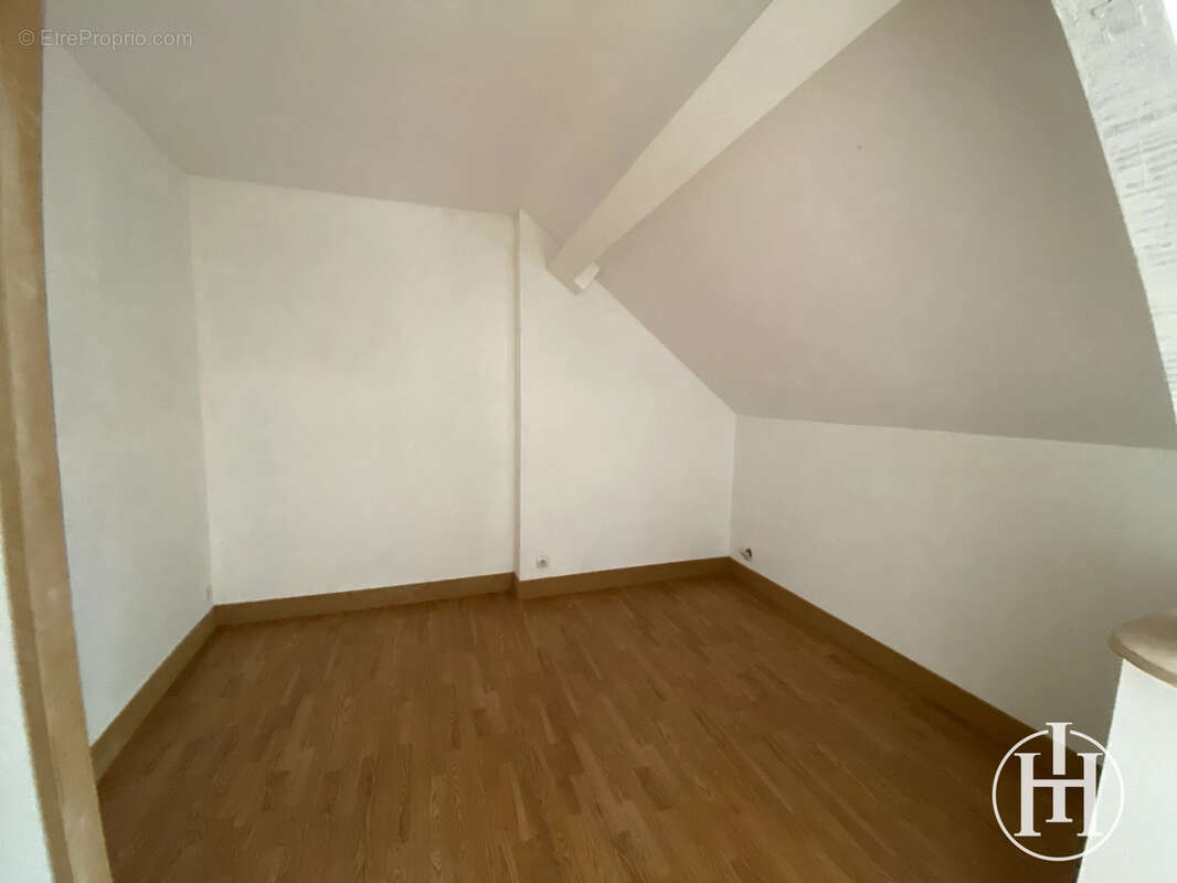 Maison à BRUERE-ALLICHAMPS