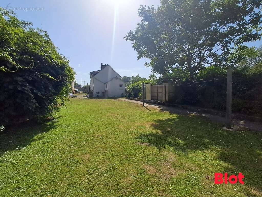 Maison à MINIAC-MORVAN