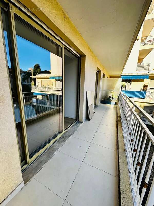 Appartement à LE CANNET