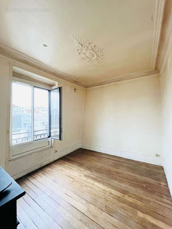 Appartement à PARIS-10E