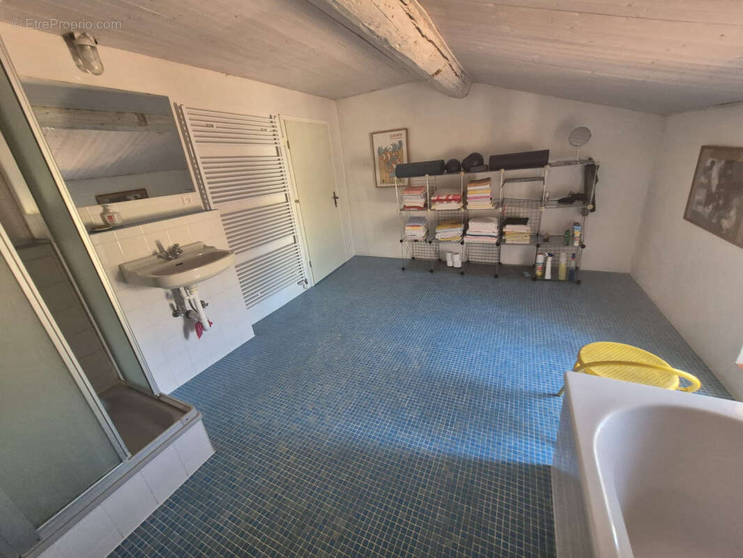 Maison de maître 290 m2 avec 7 chambres, remise et cour   Azille - photo 15
