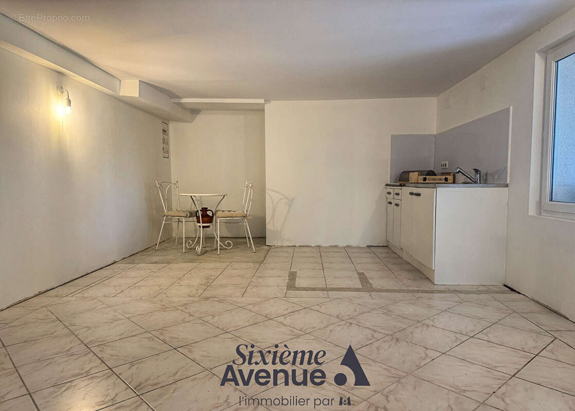 Maison à L&#039;HONOR-DE-COS