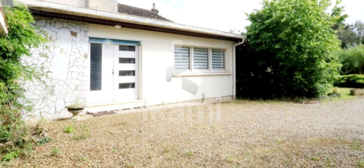 TONNERRE  Maison 228 M2 - 5 Chambres - photo 18