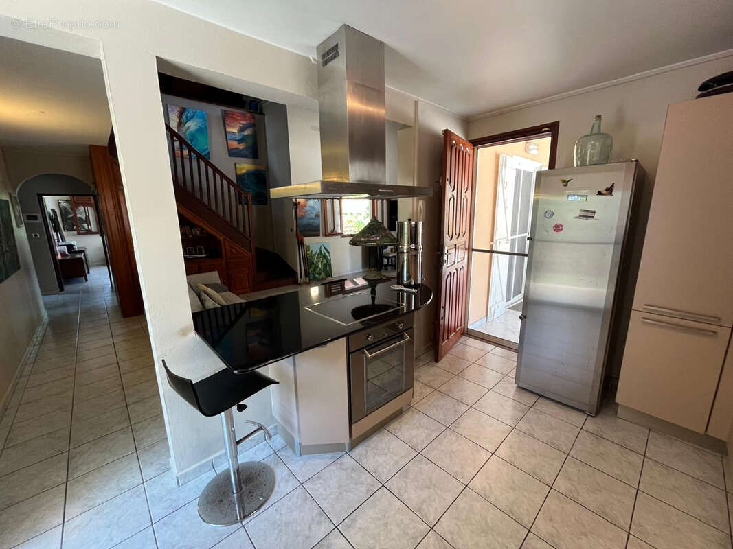 Maison à BAIE-MAHAULT