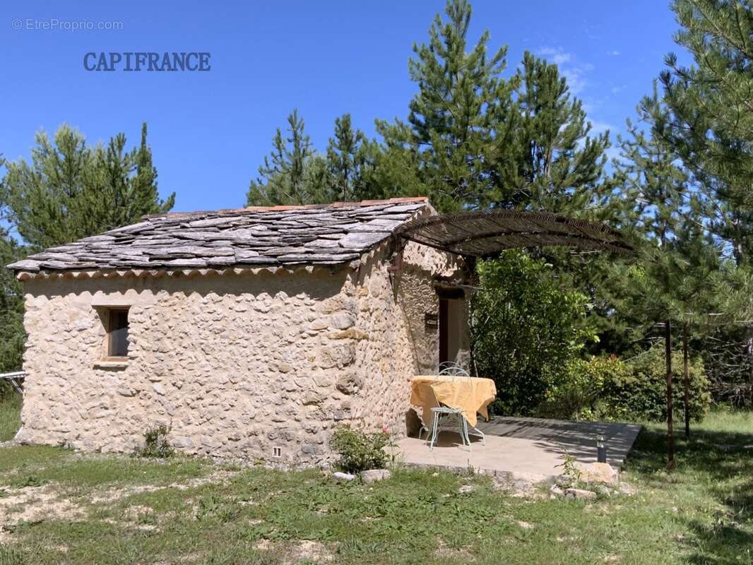 Propriété hébergement/événementiel dans le Luberon, 6,3 ha, 80 couchages, 1090 m2 - photo 12