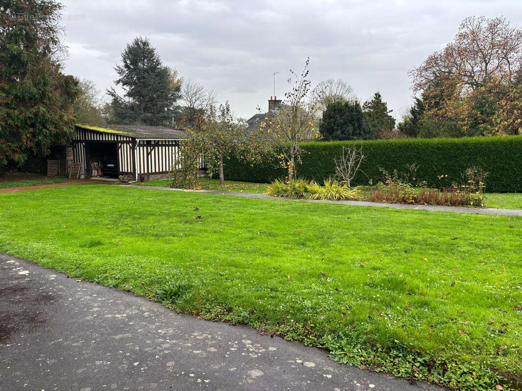 Maison à SAINT-HILAIRE-DU-HARCOUET