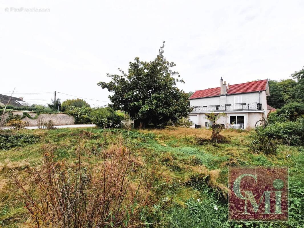 Maison à FONTENAY-LES-BRIIS