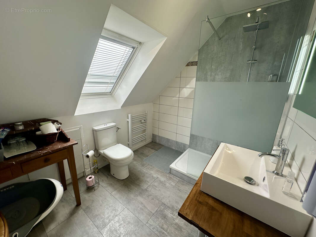 Maison à LA ROCHE-DERRIEN