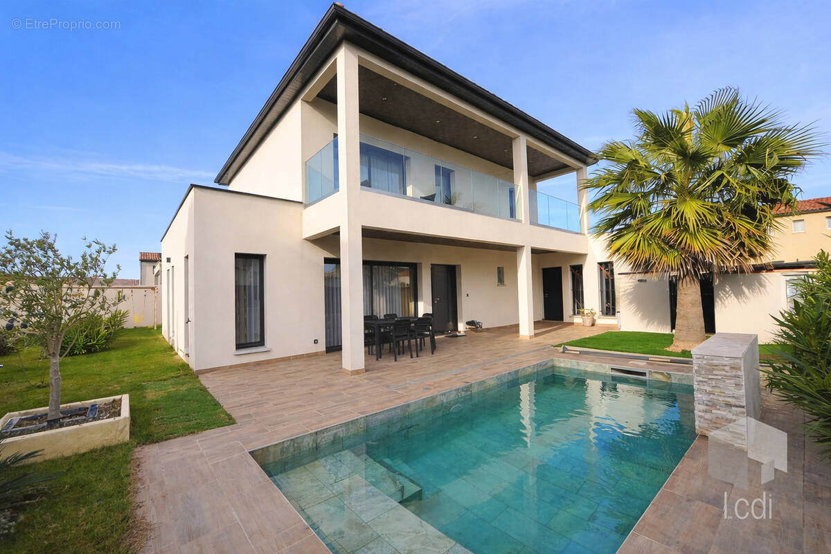 Maison à MONTELIMAR