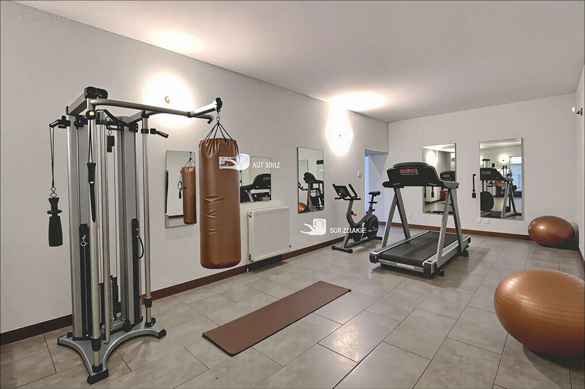 Appartement à ECOTAY-L'OLME