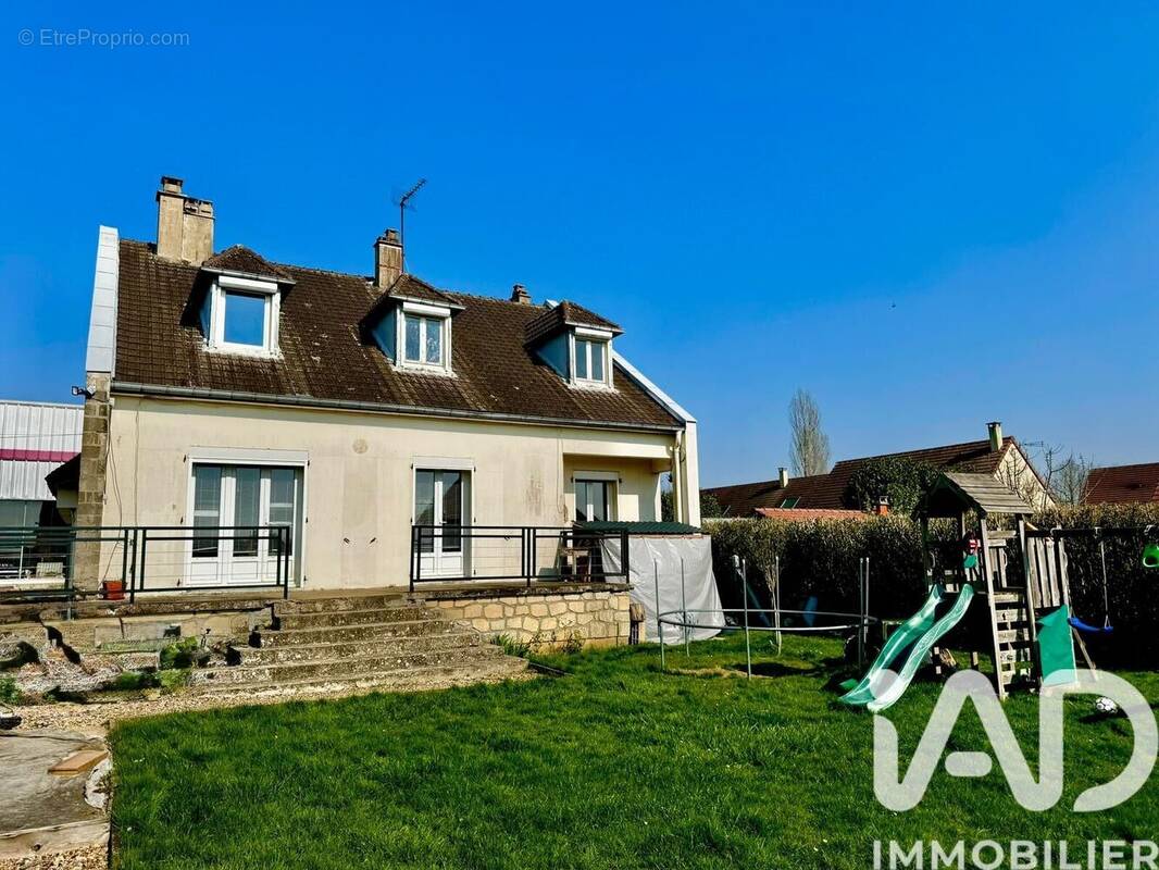 Photo 1 - Maison à AUNEUIL