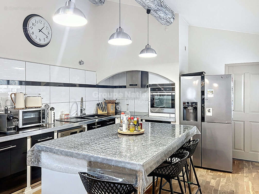 Maison à JONQUIERES-SAINT-VINCENT