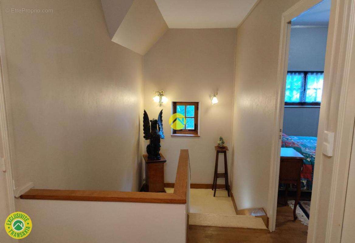 Maison à LA GUERCHE-SUR-L&#039;AUBOIS