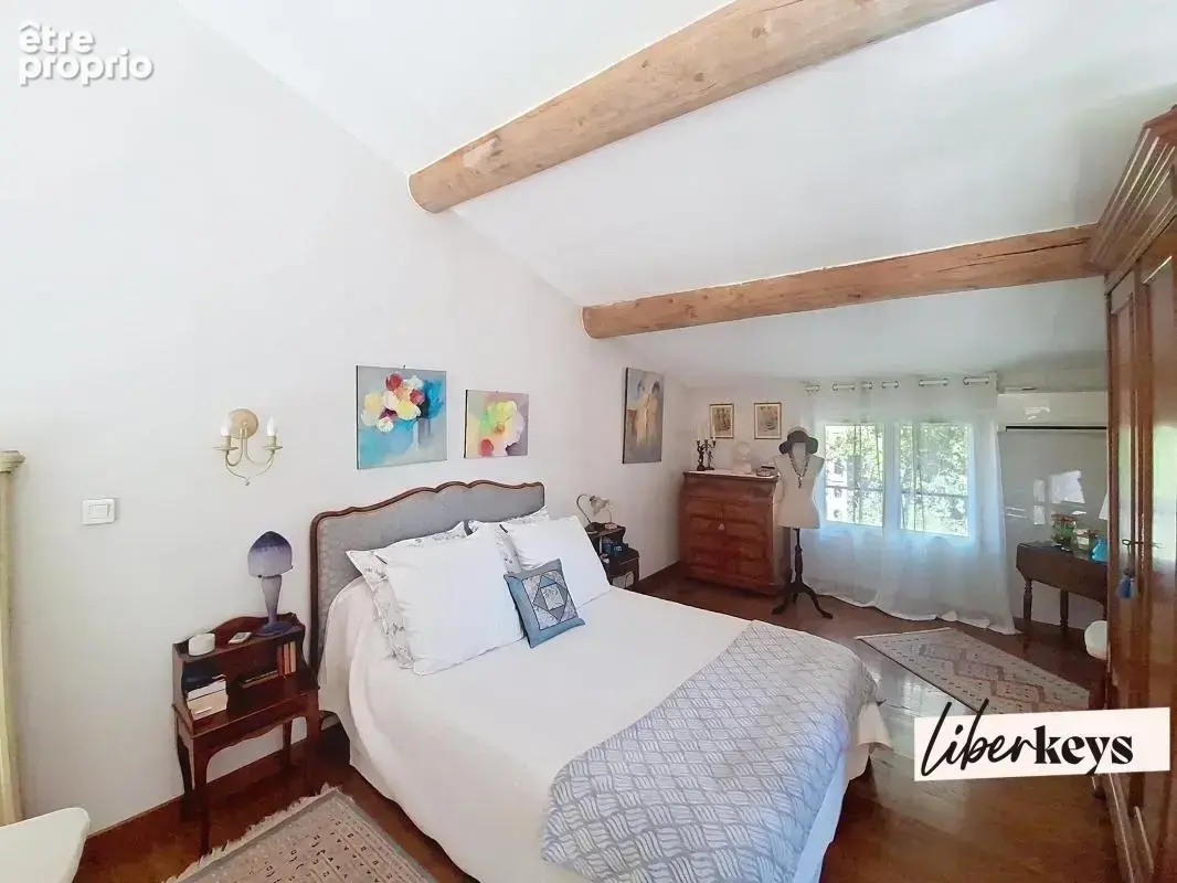 Istres – Propriété avec piscine et parcelle constructible détachable - photo 8