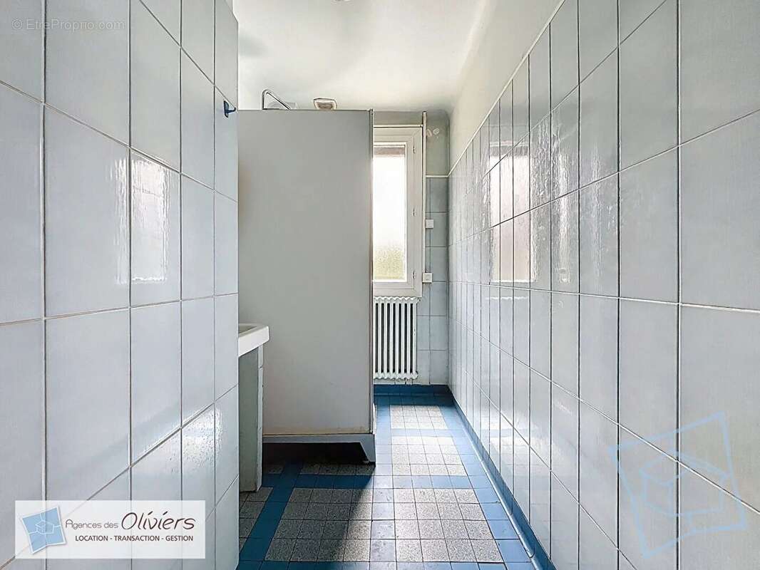 Maison Voisins Village - 68.22 m2 + Sous-sol Total et Atelier indépendant sur Terrain de 500m² - photo 16