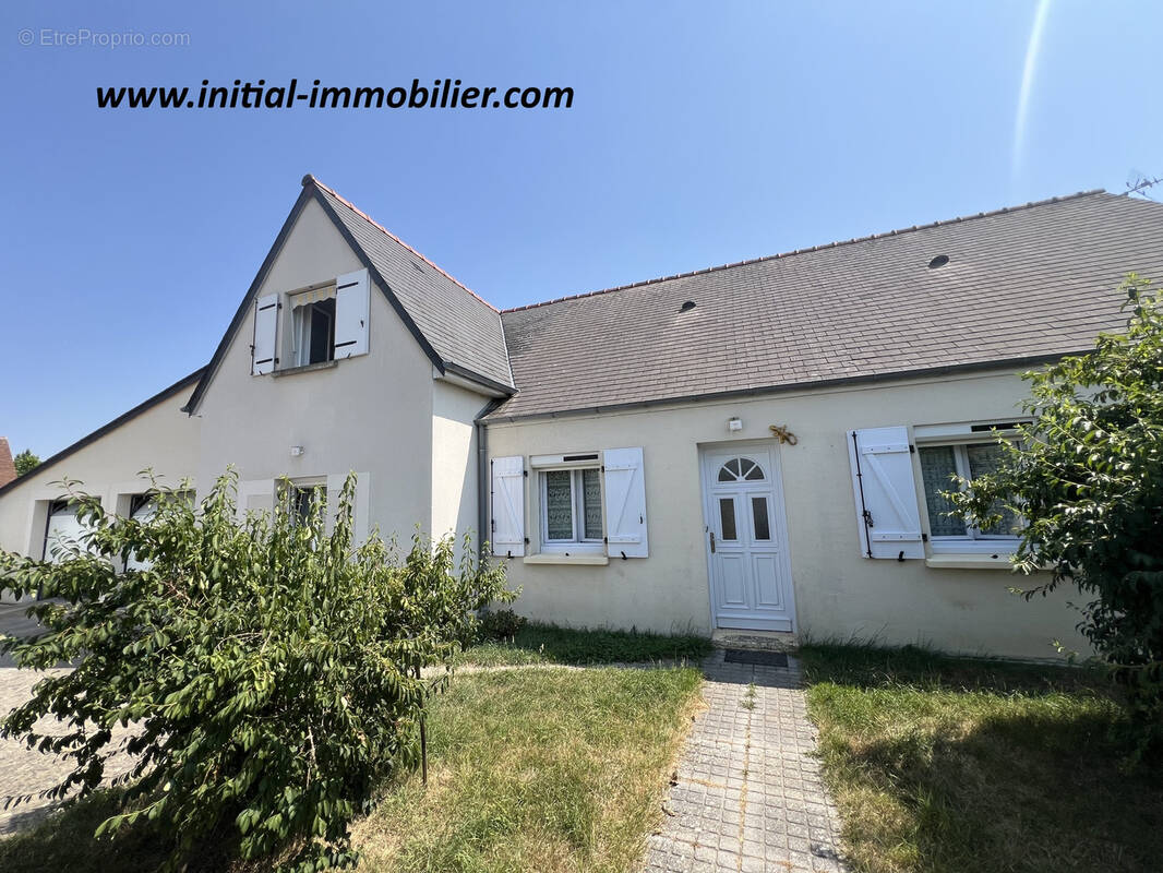 Maison à CERELLES
